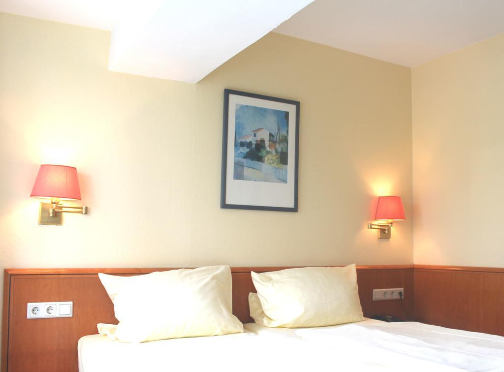 Hotel Eden - Am Hofgarten Бонн Экстерьер фото